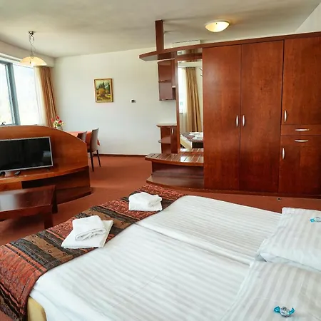 Krek Superior Hotel 3*