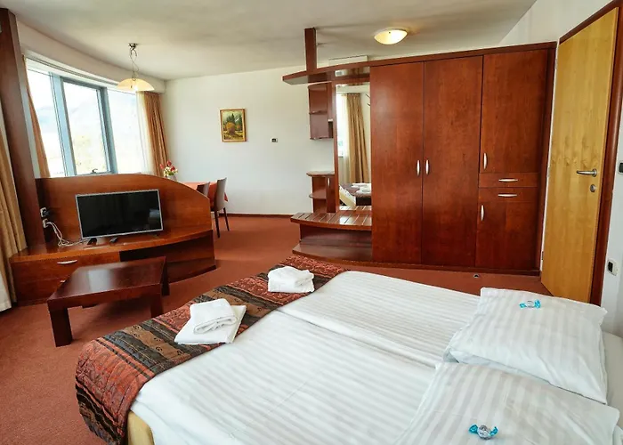 Krek Superior Hotel 3*